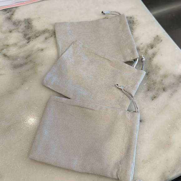 Kendra Scott Jewelry Bags - Picture 3 of 3